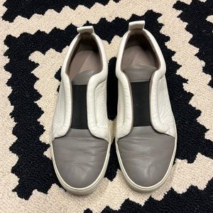 Vince. Pull on leather sneakers 7.5